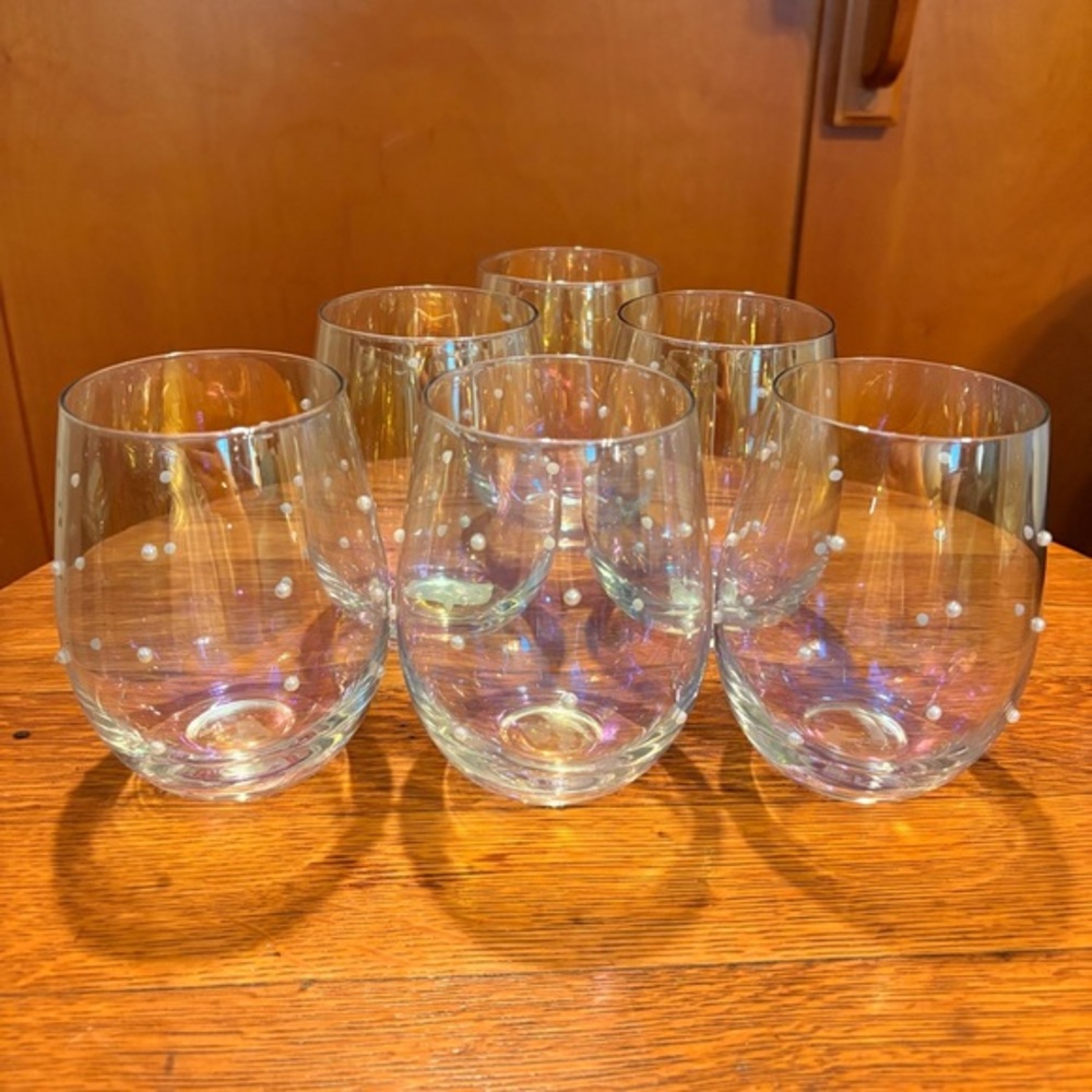 Iridescent Stemless Glasses with Pearl Detailing